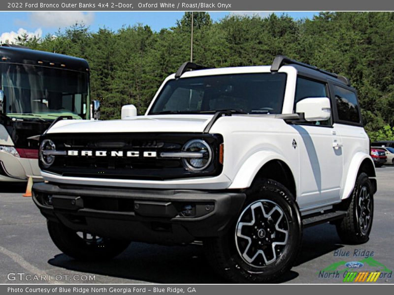 Oxford White / Roast/Black Onyx 2022 Ford Bronco Outer Banks 4x4 2-Door