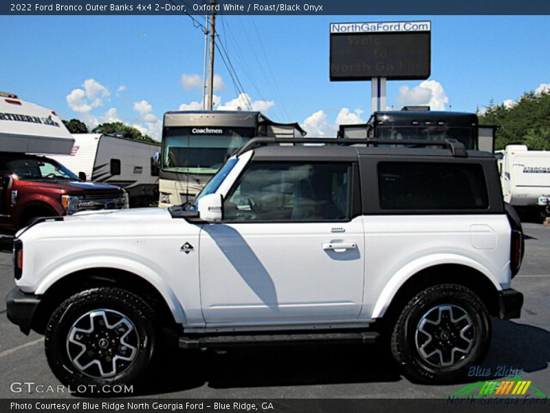 Oxford White / Roast/Black Onyx 2022 Ford Bronco Outer Banks 4x4 2-Door