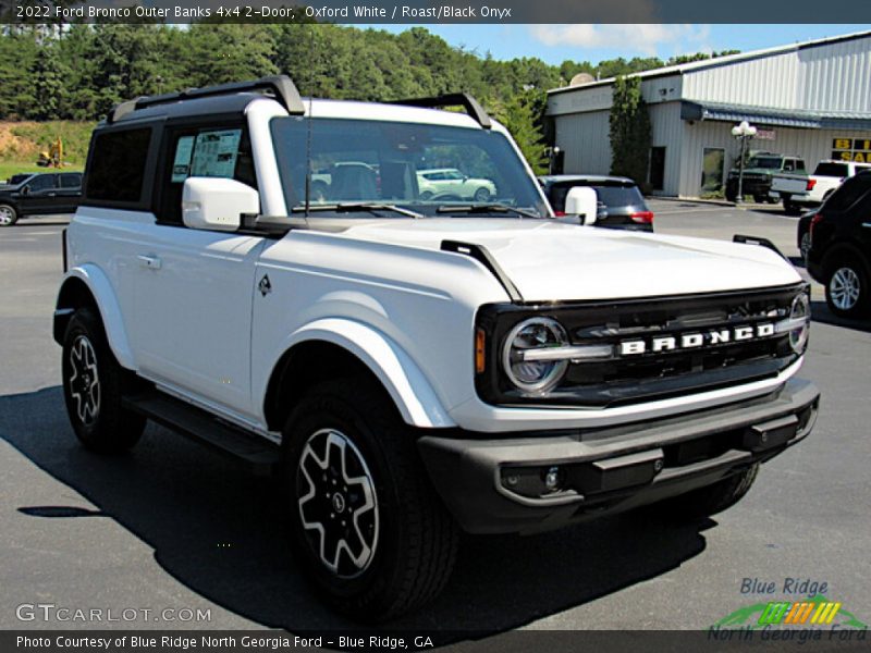 Oxford White / Roast/Black Onyx 2022 Ford Bronco Outer Banks 4x4 2-Door