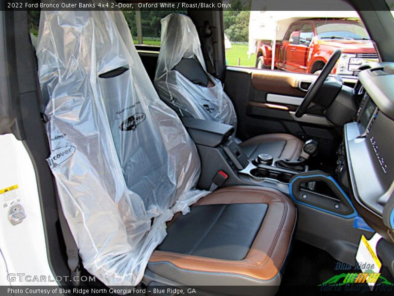 Oxford White / Roast/Black Onyx 2022 Ford Bronco Outer Banks 4x4 2-Door