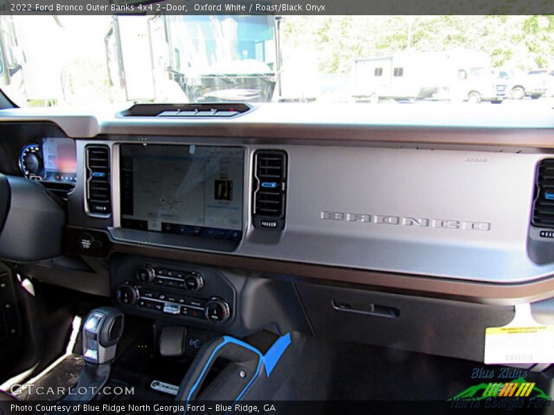 Oxford White / Roast/Black Onyx 2022 Ford Bronco Outer Banks 4x4 2-Door