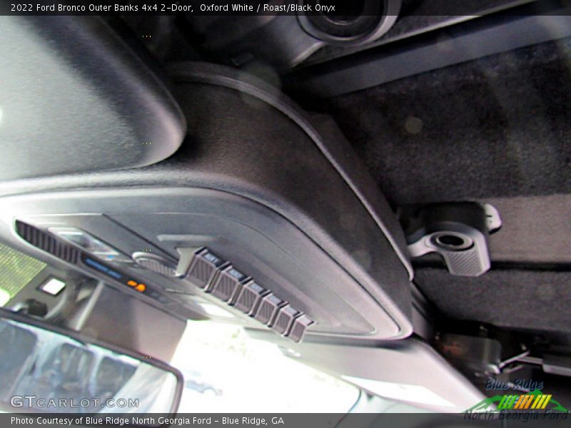 Oxford White / Roast/Black Onyx 2022 Ford Bronco Outer Banks 4x4 2-Door