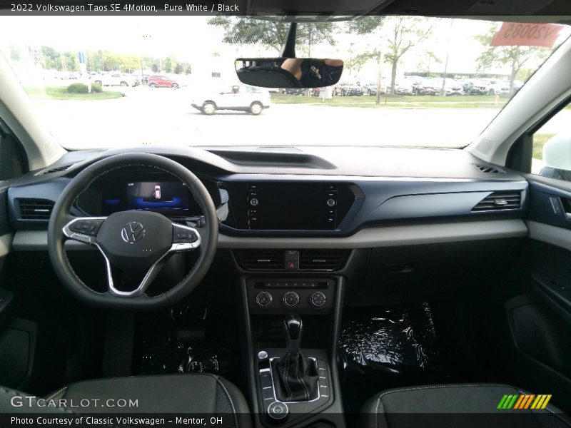 Pure White / Black 2022 Volkswagen Taos SE 4Motion
