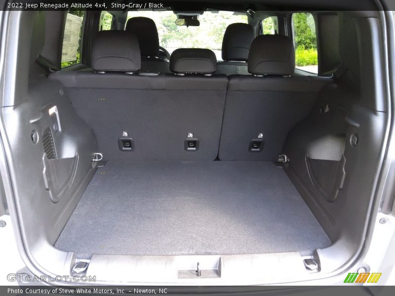  2022 Renegade Altitude 4x4 Trunk