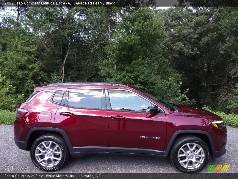  2022 Compass Latitude Lux 4x4 Velvet Red Pearl