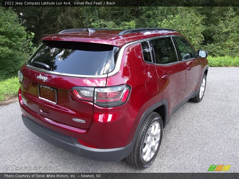 Velvet Red Pearl / Black 2022 Jeep Compass Latitude Lux 4x4