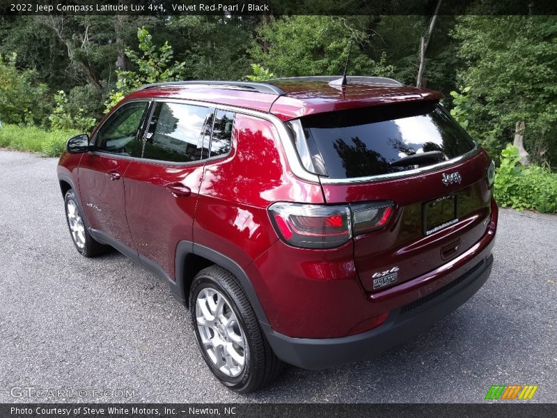 Velvet Red Pearl / Black 2022 Jeep Compass Latitude Lux 4x4