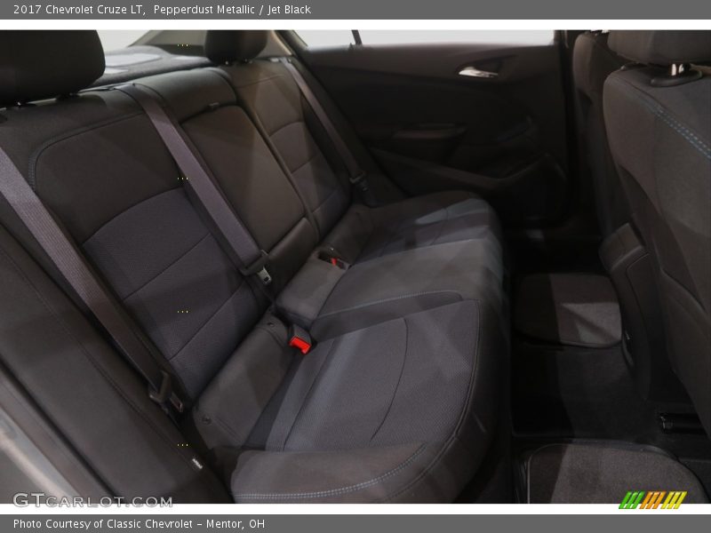 Pepperdust Metallic / Jet Black 2017 Chevrolet Cruze LT