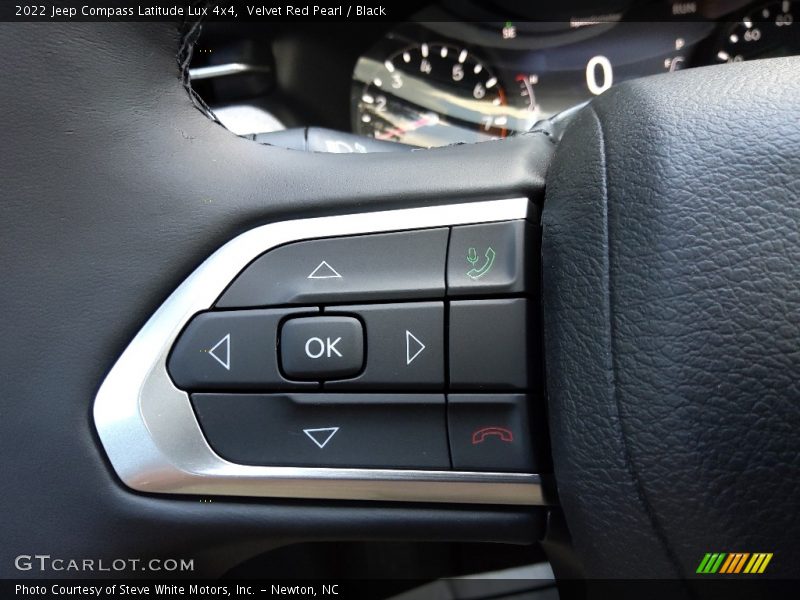  2022 Compass Latitude Lux 4x4 Steering Wheel