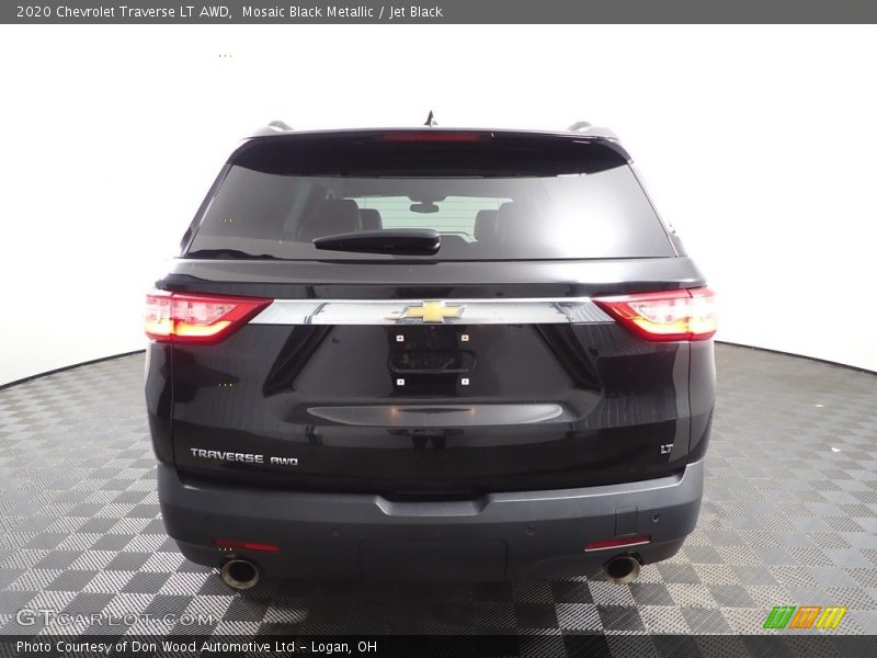 Mosaic Black Metallic / Jet Black 2020 Chevrolet Traverse LT AWD