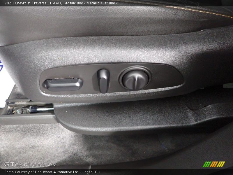 Mosaic Black Metallic / Jet Black 2020 Chevrolet Traverse LT AWD