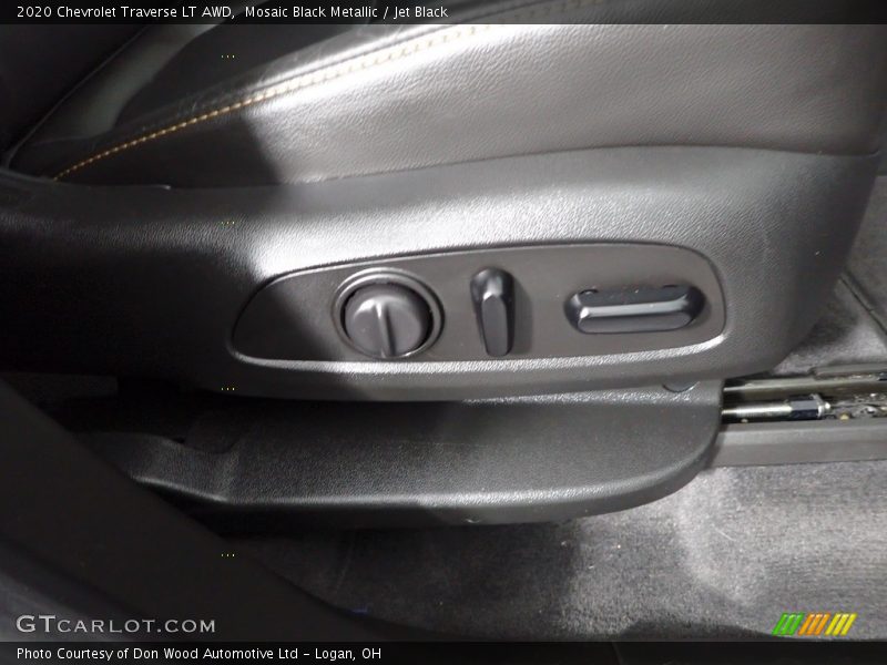 Mosaic Black Metallic / Jet Black 2020 Chevrolet Traverse LT AWD