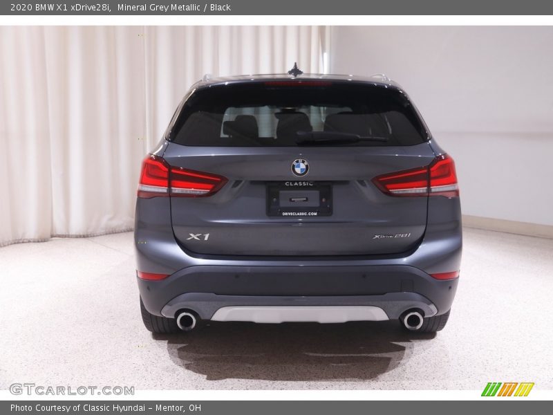 Mineral Grey Metallic / Black 2020 BMW X1 xDrive28i