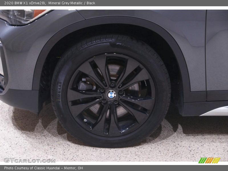 Mineral Grey Metallic / Black 2020 BMW X1 xDrive28i