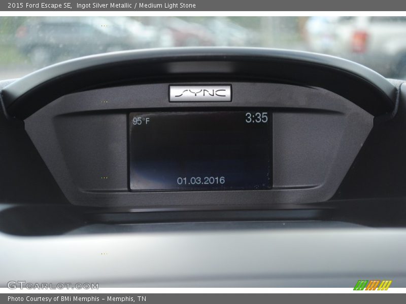 Ingot Silver Metallic / Medium Light Stone 2015 Ford Escape SE