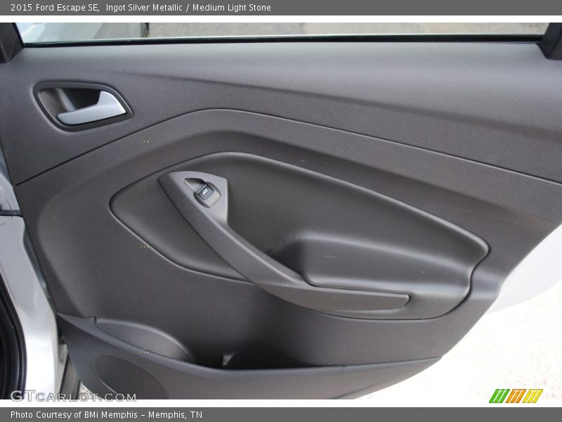 Ingot Silver Metallic / Medium Light Stone 2015 Ford Escape SE
