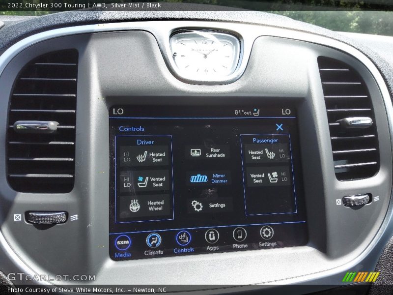 Controls of 2022 300 Touring L AWD