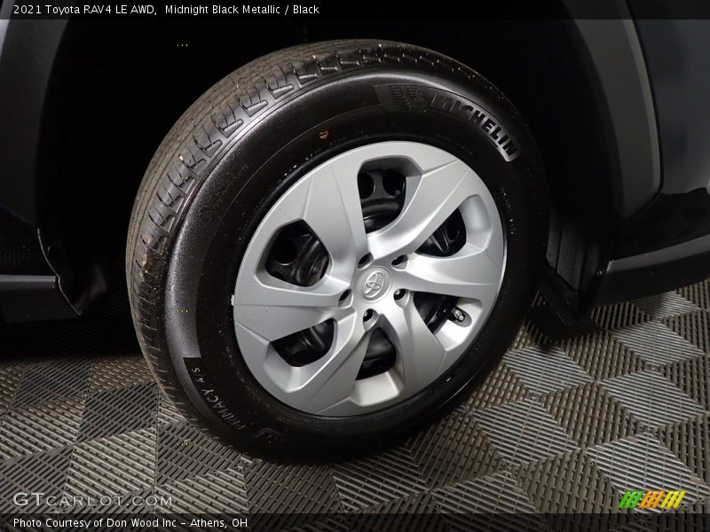 Midnight Black Metallic / Black 2021 Toyota RAV4 LE AWD