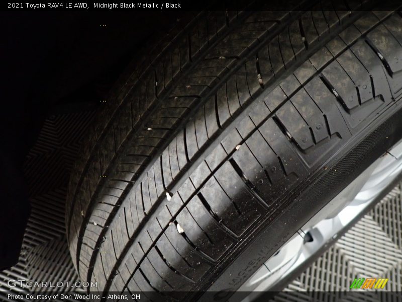 Midnight Black Metallic / Black 2021 Toyota RAV4 LE AWD