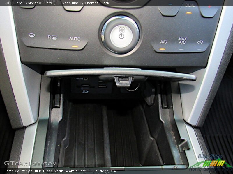 Tuxedo Black / Charcoal Black 2015 Ford Explorer XLT 4WD