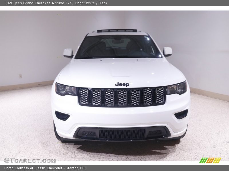 Bright White / Black 2020 Jeep Grand Cherokee Altitude 4x4