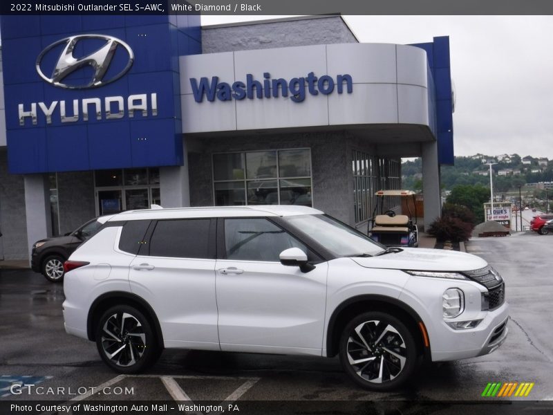 White Diamond / Black 2022 Mitsubishi Outlander SEL S-AWC
