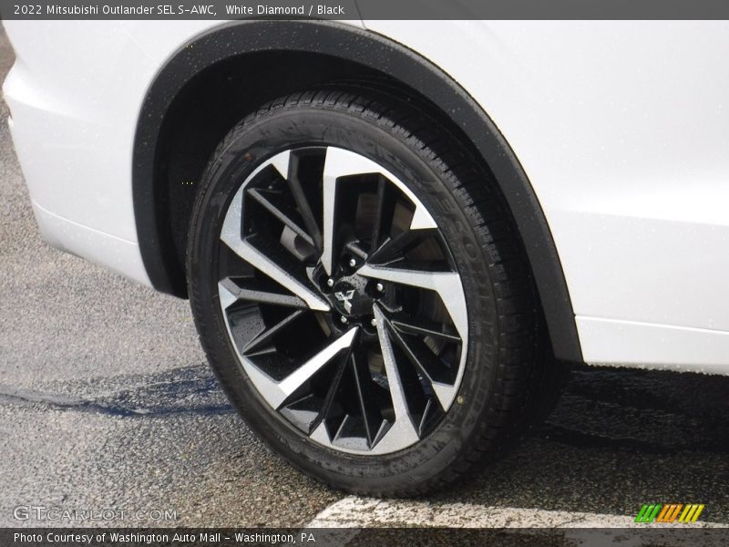 White Diamond / Black 2022 Mitsubishi Outlander SEL S-AWC