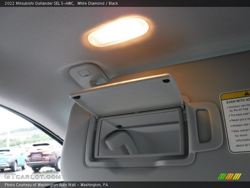 White Diamond / Black 2022 Mitsubishi Outlander SEL S-AWC