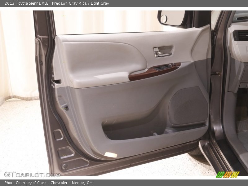 Predawn Gray Mica / Light Gray 2013 Toyota Sienna XLE