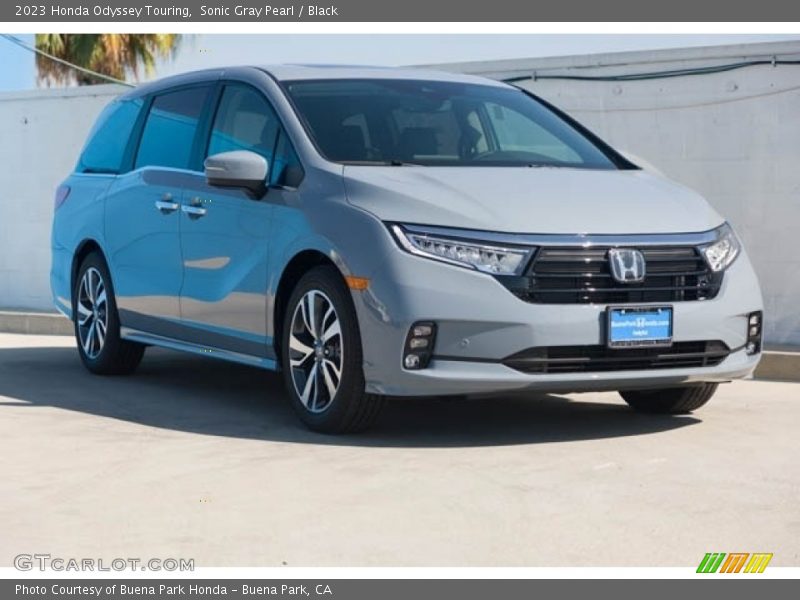 Front 3/4 View of 2023 Odyssey Touring