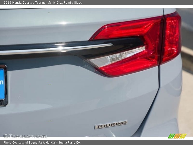 Sonic Gray Pearl / Black 2023 Honda Odyssey Touring