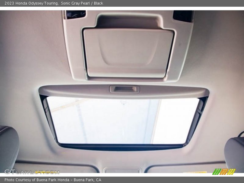 Sonic Gray Pearl / Black 2023 Honda Odyssey Touring