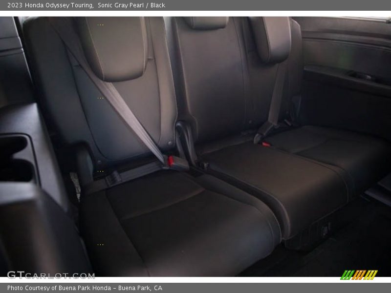 Sonic Gray Pearl / Black 2023 Honda Odyssey Touring