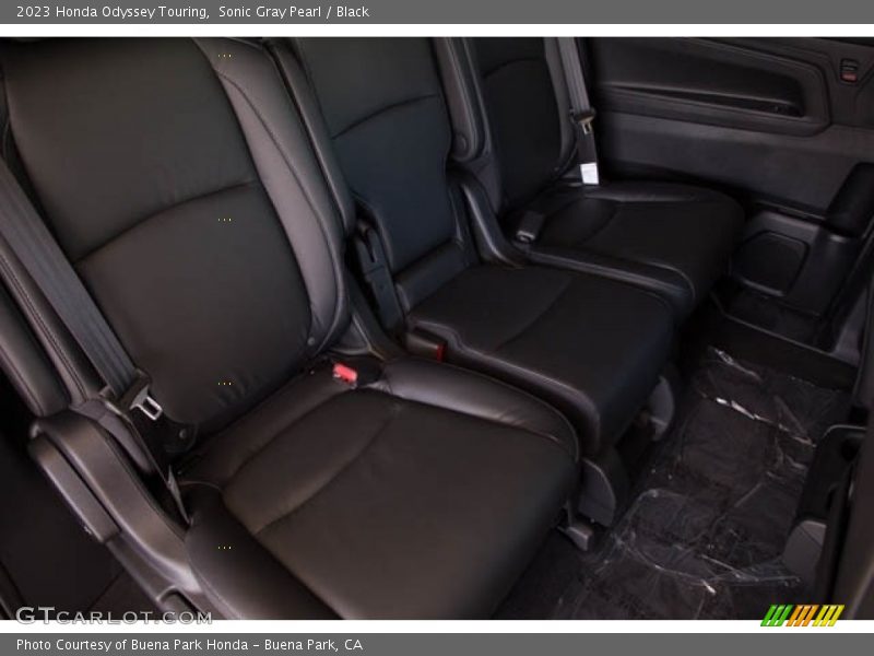 Sonic Gray Pearl / Black 2023 Honda Odyssey Touring