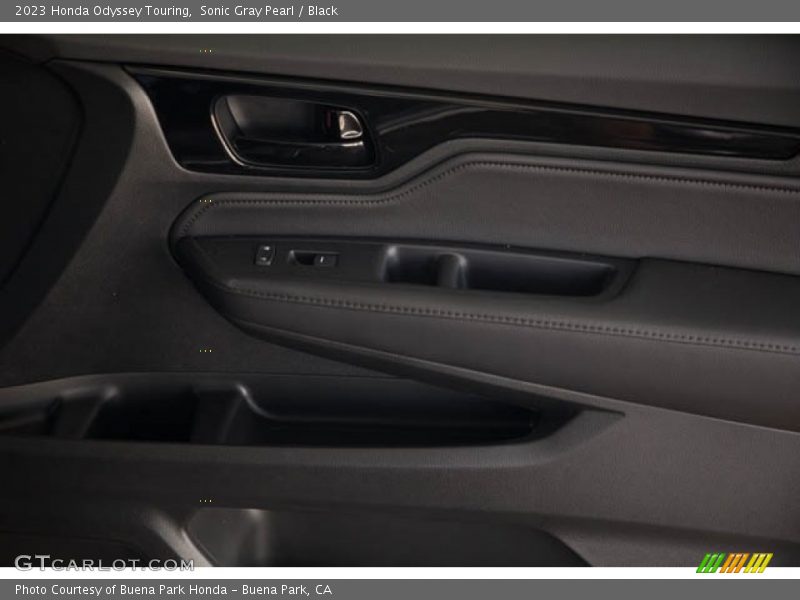 Sonic Gray Pearl / Black 2023 Honda Odyssey Touring