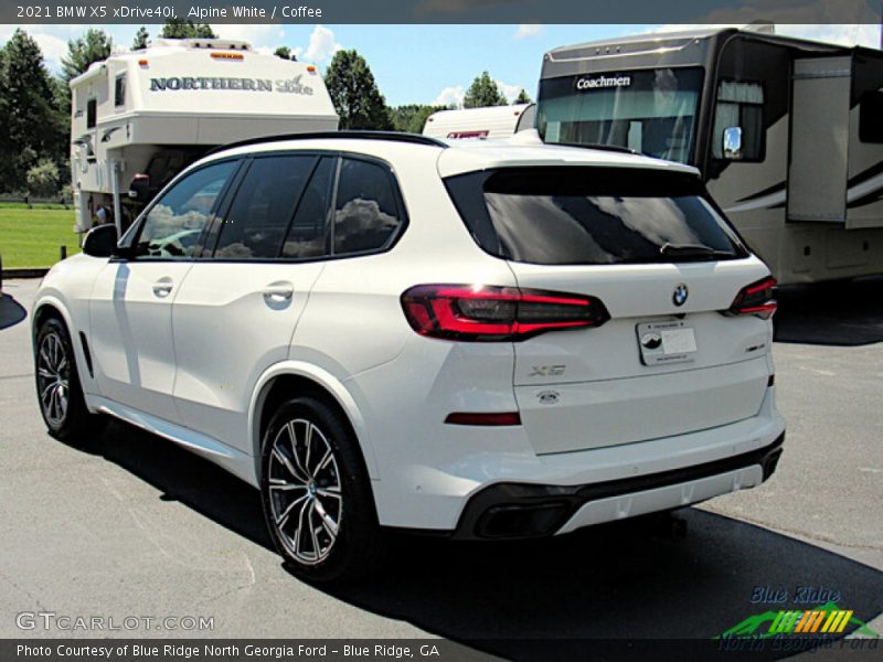 Alpine White / Coffee 2021 BMW X5 xDrive40i