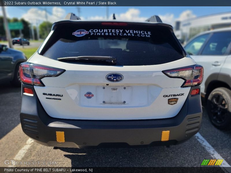 Crystal White Pearl / Slate Black 2022 Subaru Outback Wilderness