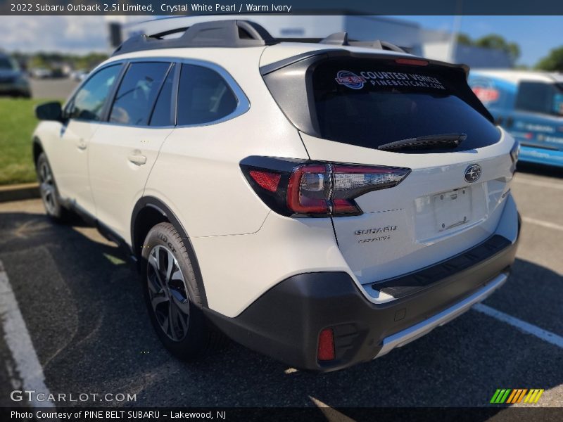 Crystal White Pearl / Warm Ivory 2022 Subaru Outback 2.5i Limited