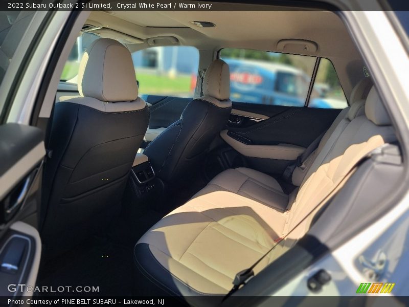 Crystal White Pearl / Warm Ivory 2022 Subaru Outback 2.5i Limited