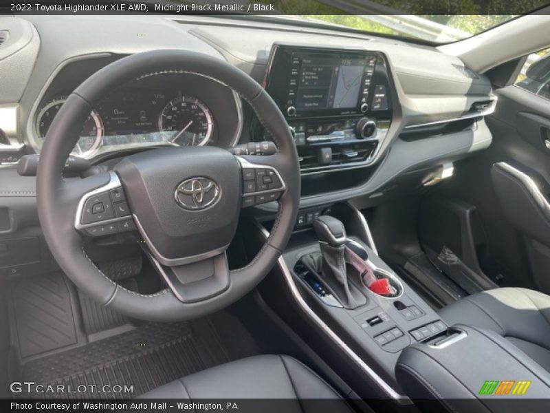 Midnight Black Metallic / Black 2022 Toyota Highlander XLE AWD