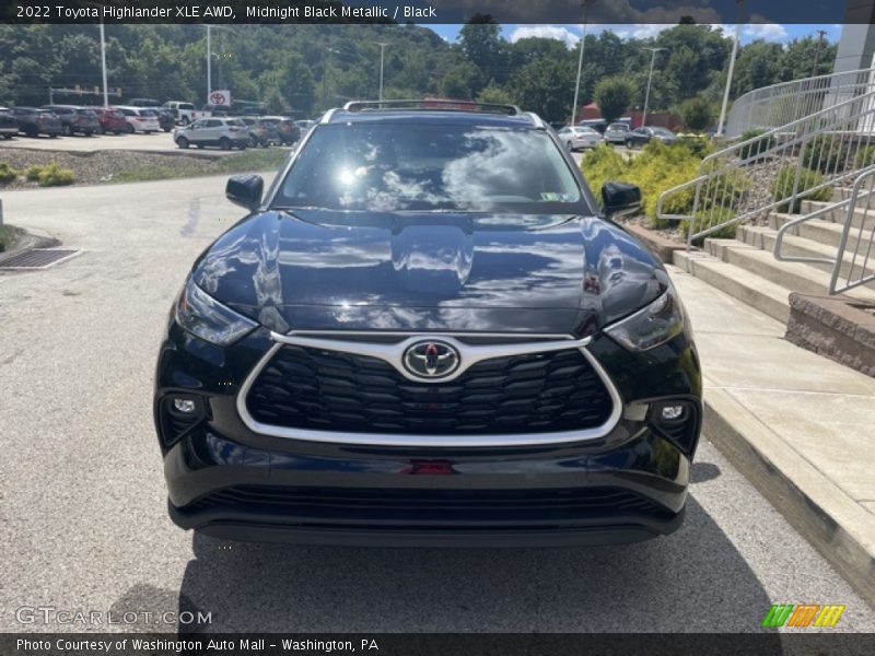 Midnight Black Metallic / Black 2022 Toyota Highlander XLE AWD