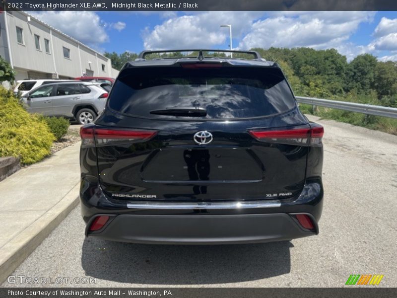 Midnight Black Metallic / Black 2022 Toyota Highlander XLE AWD