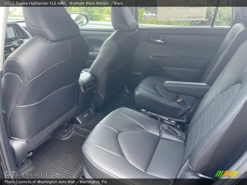 Midnight Black Metallic / Black 2022 Toyota Highlander XLE AWD