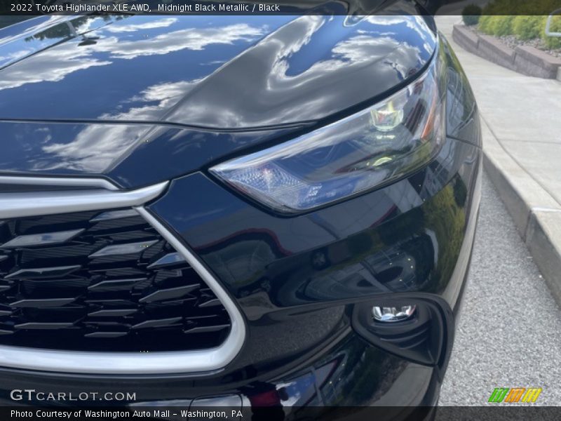 Midnight Black Metallic / Black 2022 Toyota Highlander XLE AWD