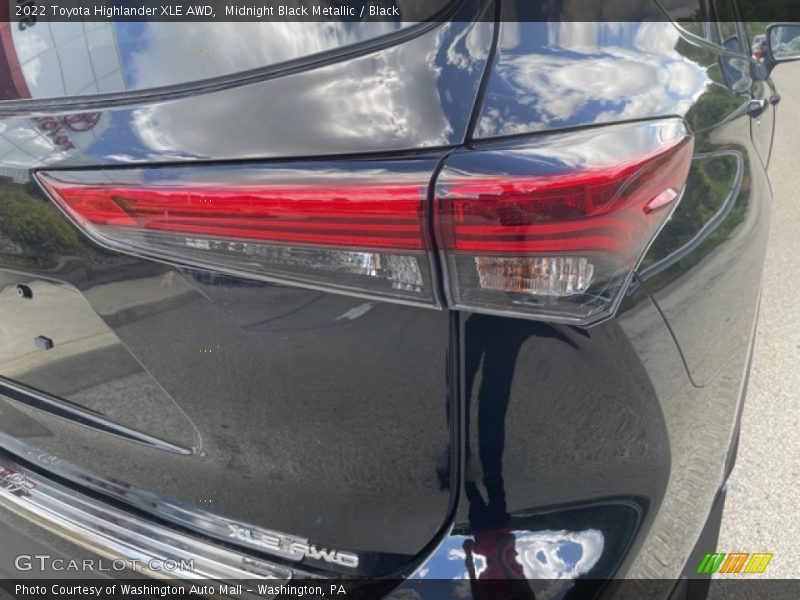 Midnight Black Metallic / Black 2022 Toyota Highlander XLE AWD