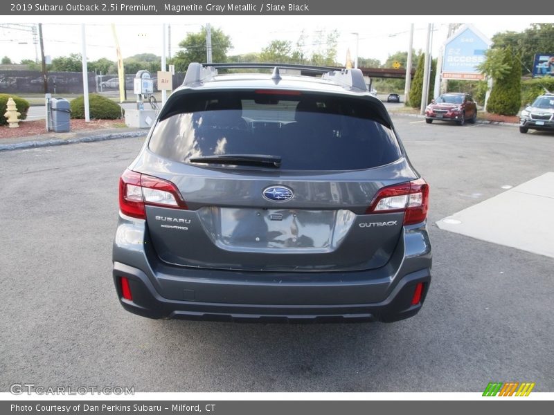 Magnetite Gray Metallic / Slate Black 2019 Subaru Outback 2.5i Premium