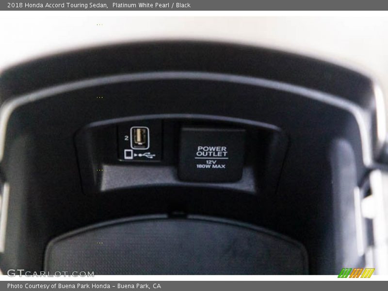 Platinum White Pearl / Black 2018 Honda Accord Touring Sedan