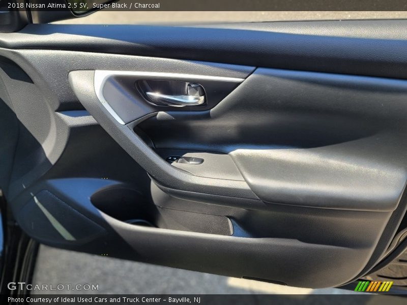 Super Black / Charcoal 2018 Nissan Altima 2.5 SV