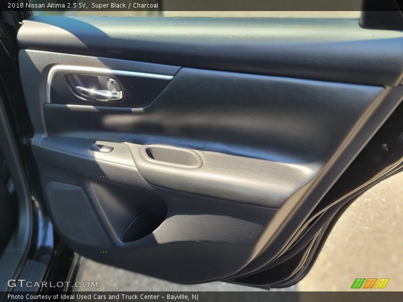 Super Black / Charcoal 2018 Nissan Altima 2.5 SV