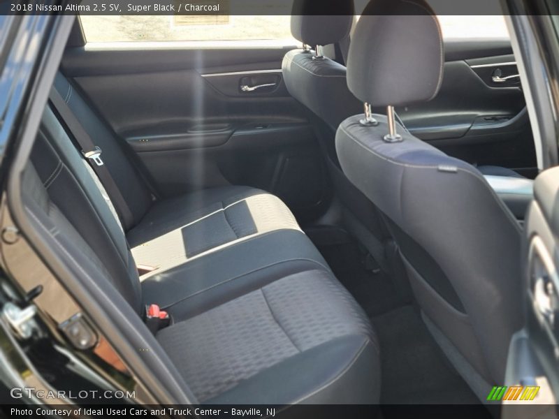 Super Black / Charcoal 2018 Nissan Altima 2.5 SV